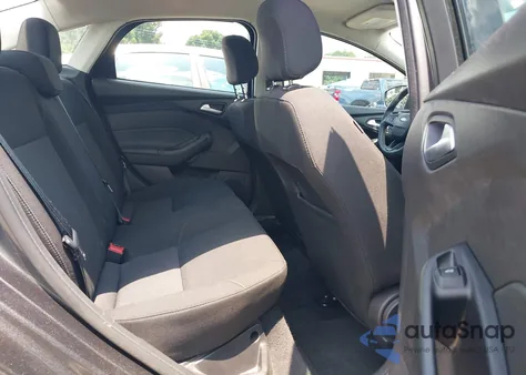 2018 Ford Focus Se z USA, uszkodzony, nr VIN 1FADP3F26JL208672